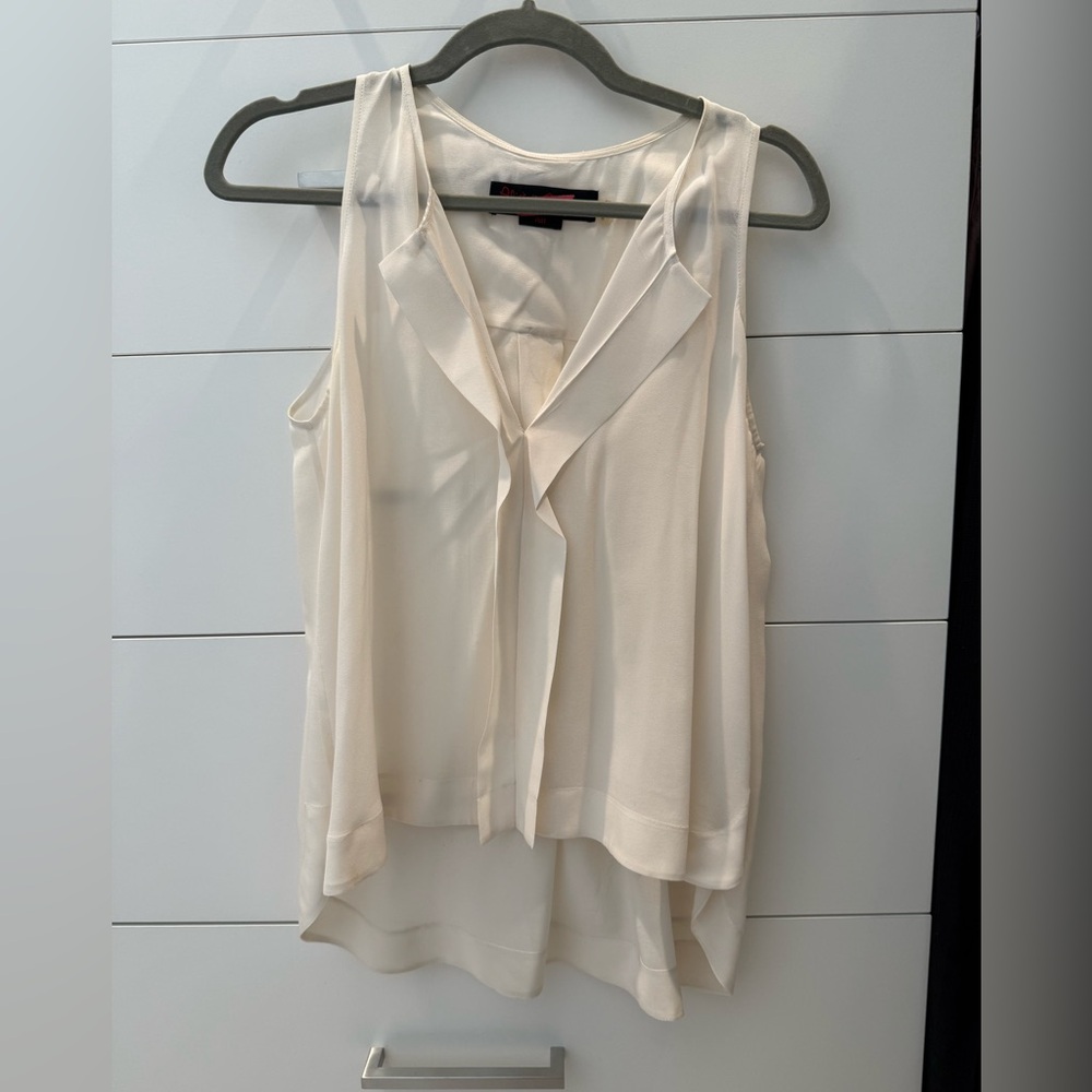 ALICE AND OLIVIA Elegant Cream Sleeveless Blouse